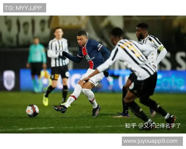 巴黎圣日耳曼与曼联第二回合较量精彩回顾与战术分析